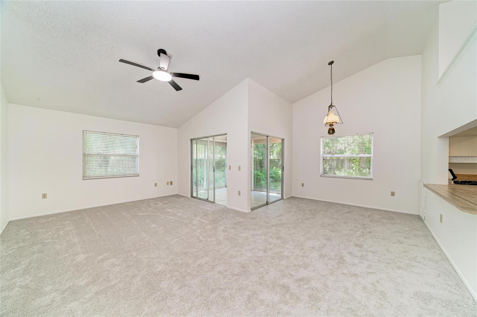 4863 VILLAGE GARDENS DR #186 — photo 5