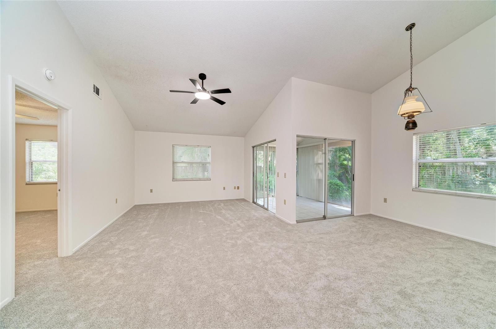 4863 VILLAGE GARDENS DR #186 — photo 4