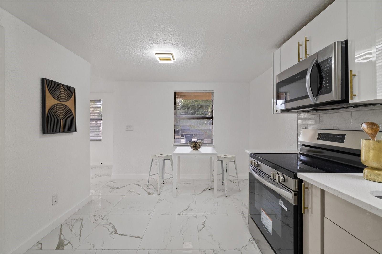 1134 ENGMAN ST — photo 10