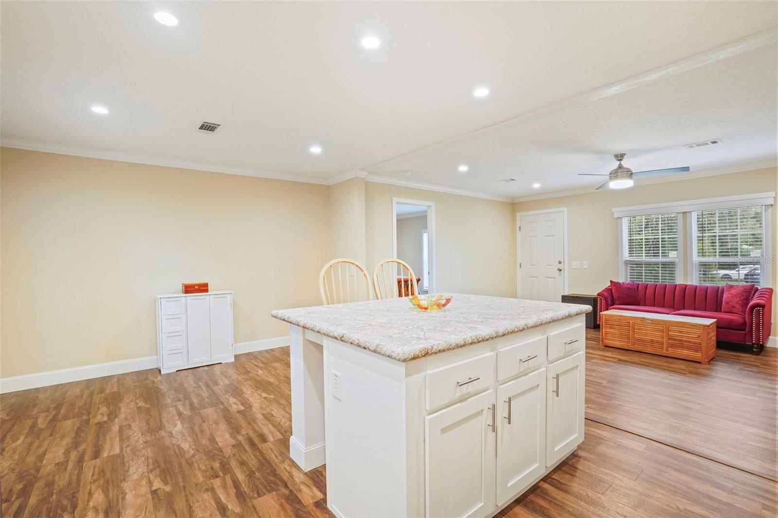 12713 DARREN PL — photo 13