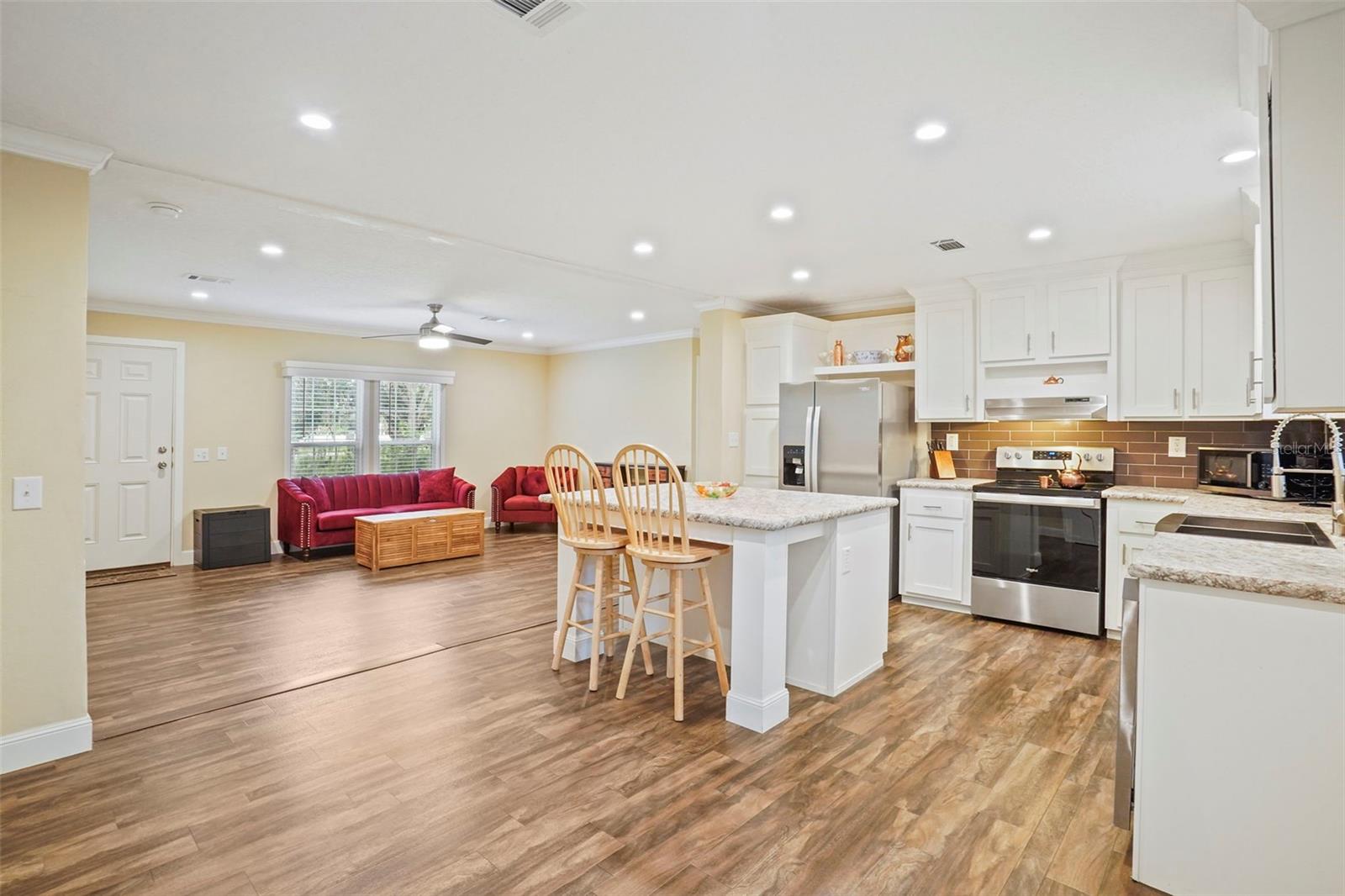 12713 DARREN PL — photo 12