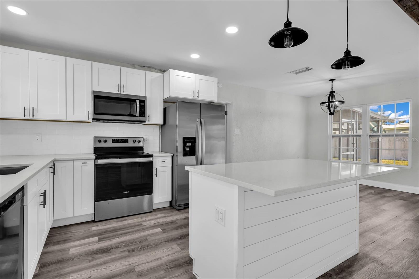 246 MAGELLAN DR — photo 6