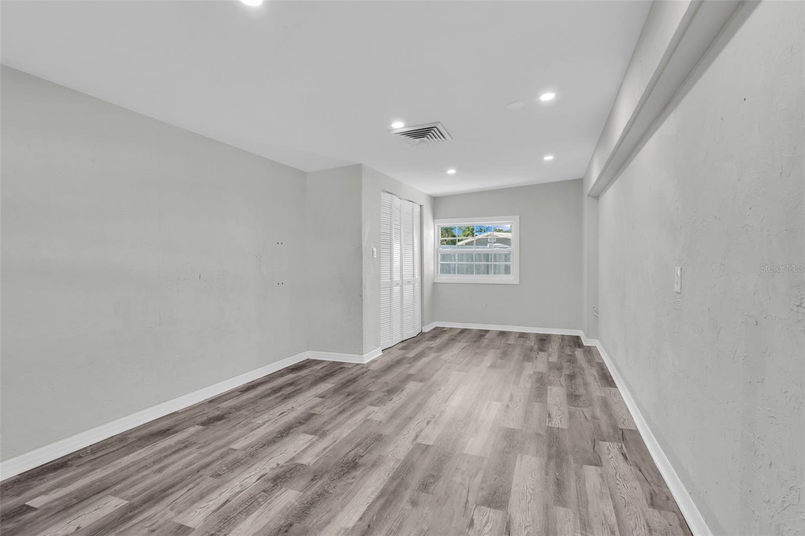 246 MAGELLAN DR — photo 21
