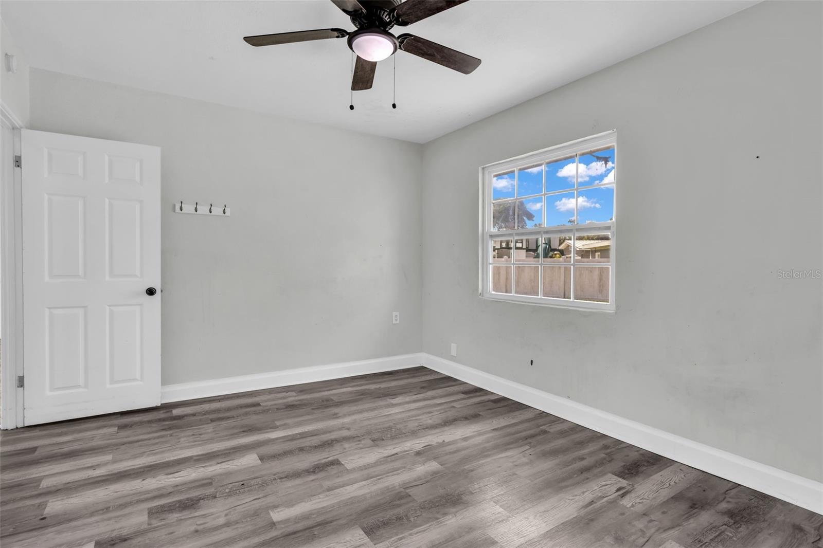 246 MAGELLAN DR — photo 31