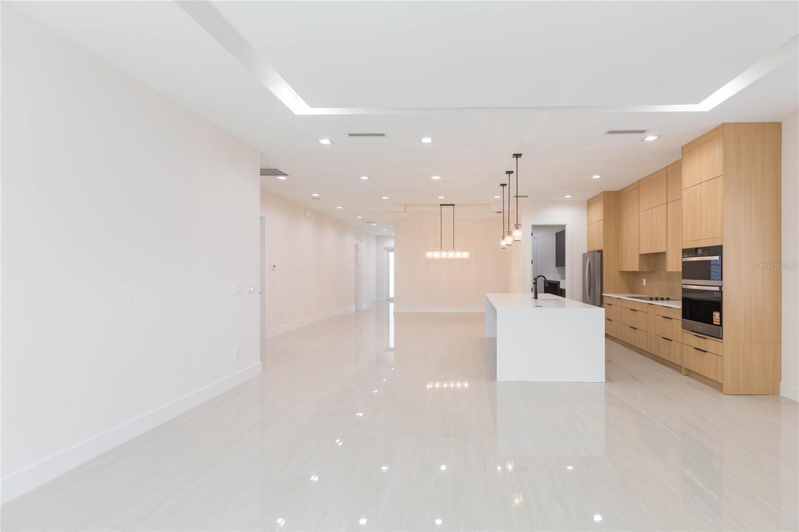 7205 N LOIS AVE — photo 20