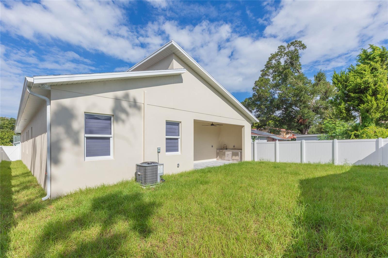 7205 N LOIS AVE — photo 54