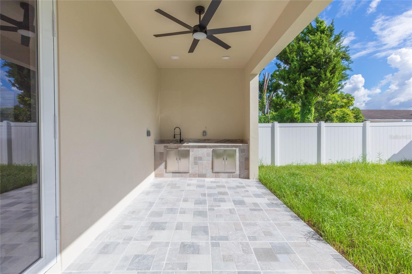 7205 N LOIS AVE — photo 50