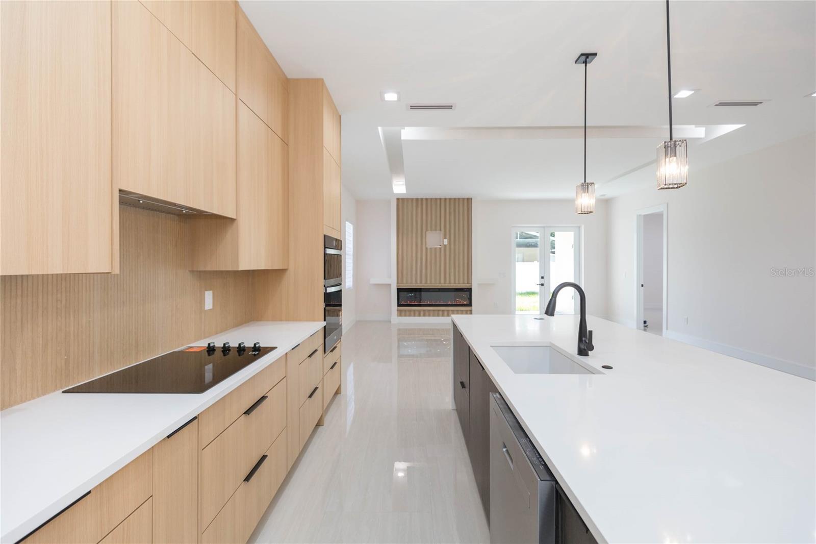 7205 N LOIS AVE — photo 15