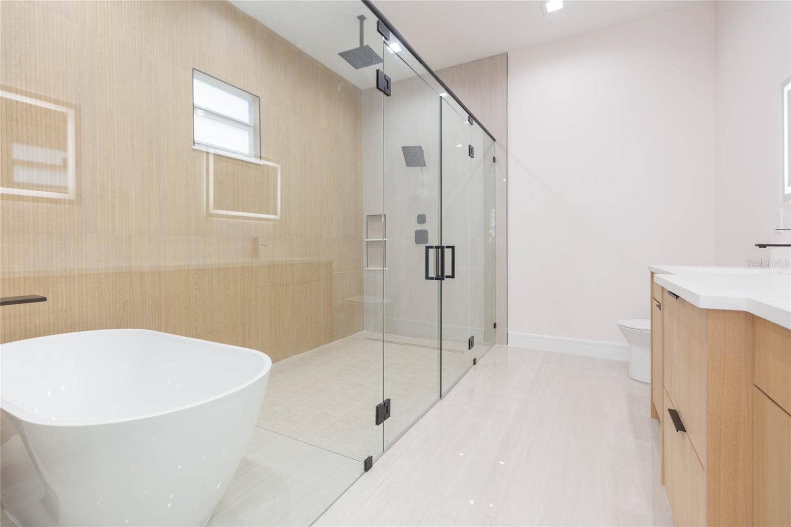7205 N LOIS AVE — photo 40