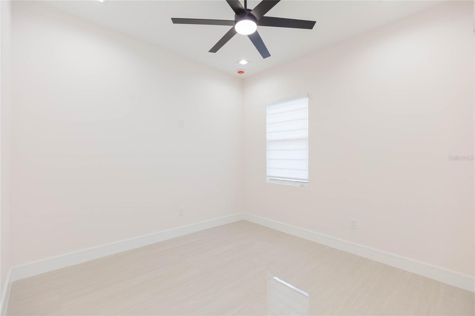 7205 N LOIS AVE — photo 21