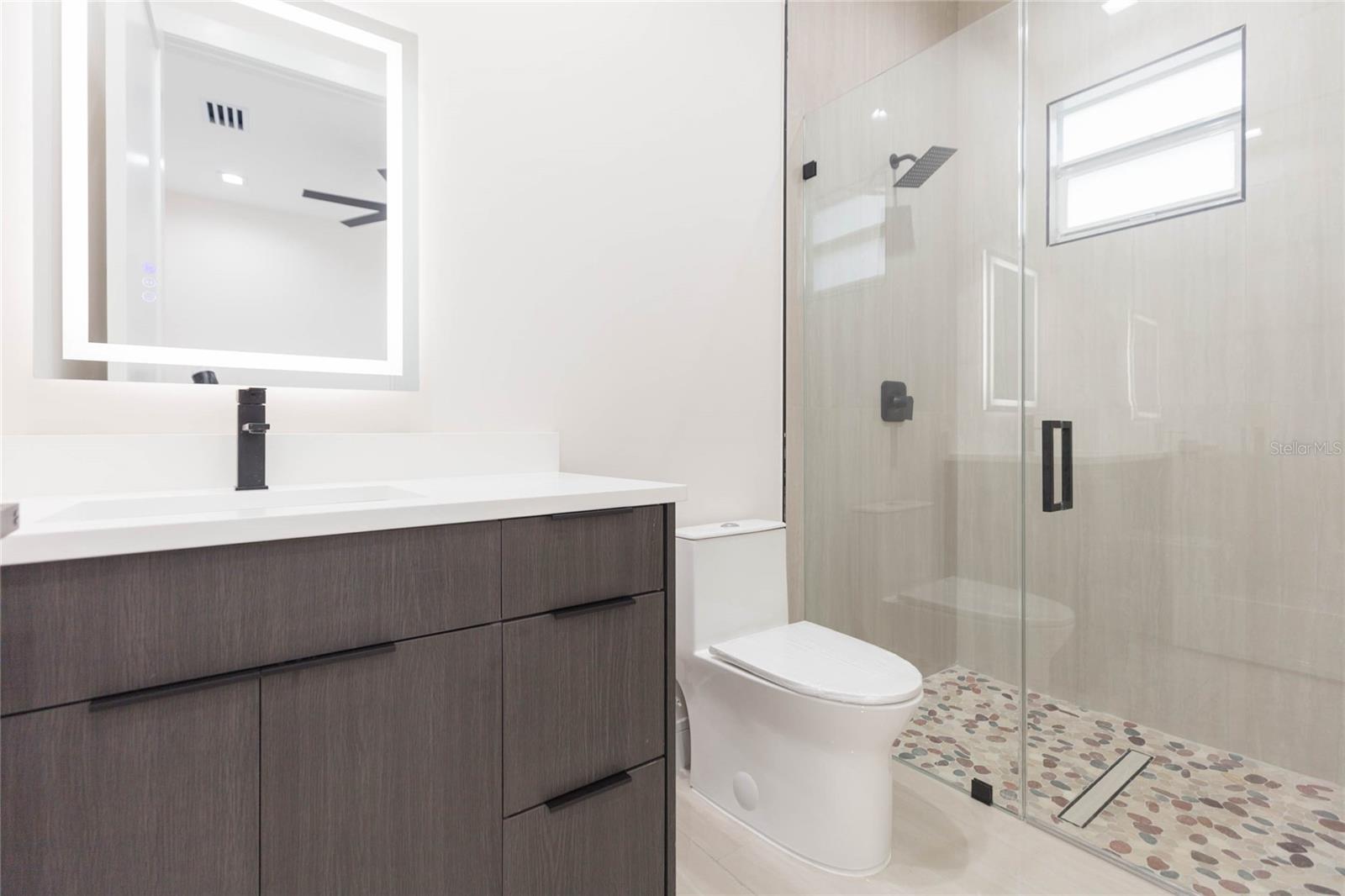 7205 N LOIS AVE — photo 29
