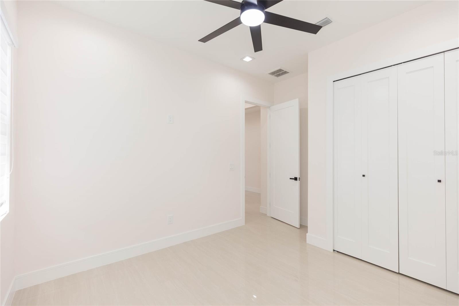 7205 N LOIS AVE — photo 26