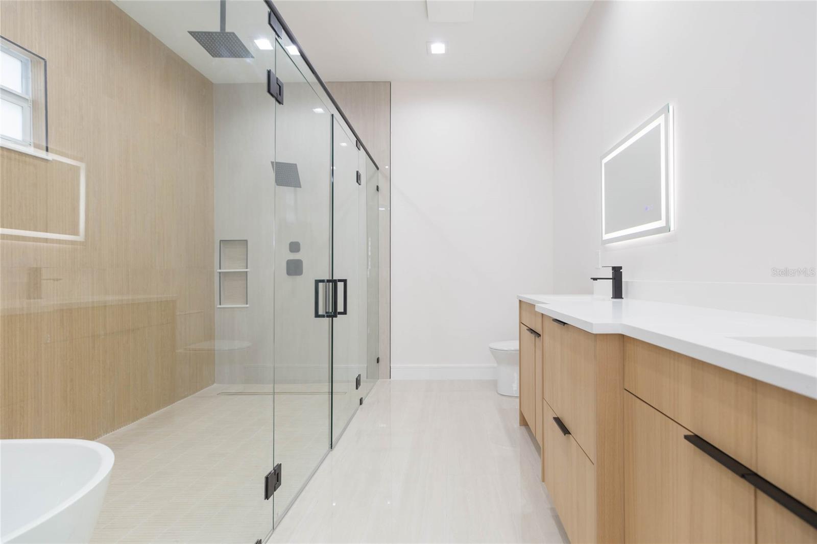 7205 N LOIS AVE — photo 39