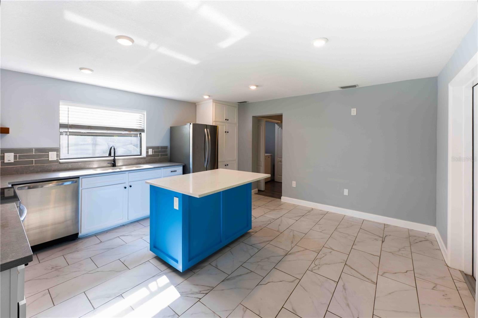 206 JAMES ST — photo 10