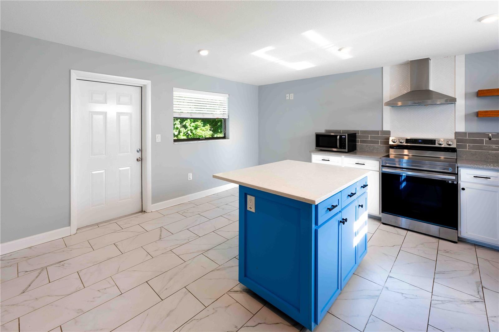 206 JAMES ST — photo 9