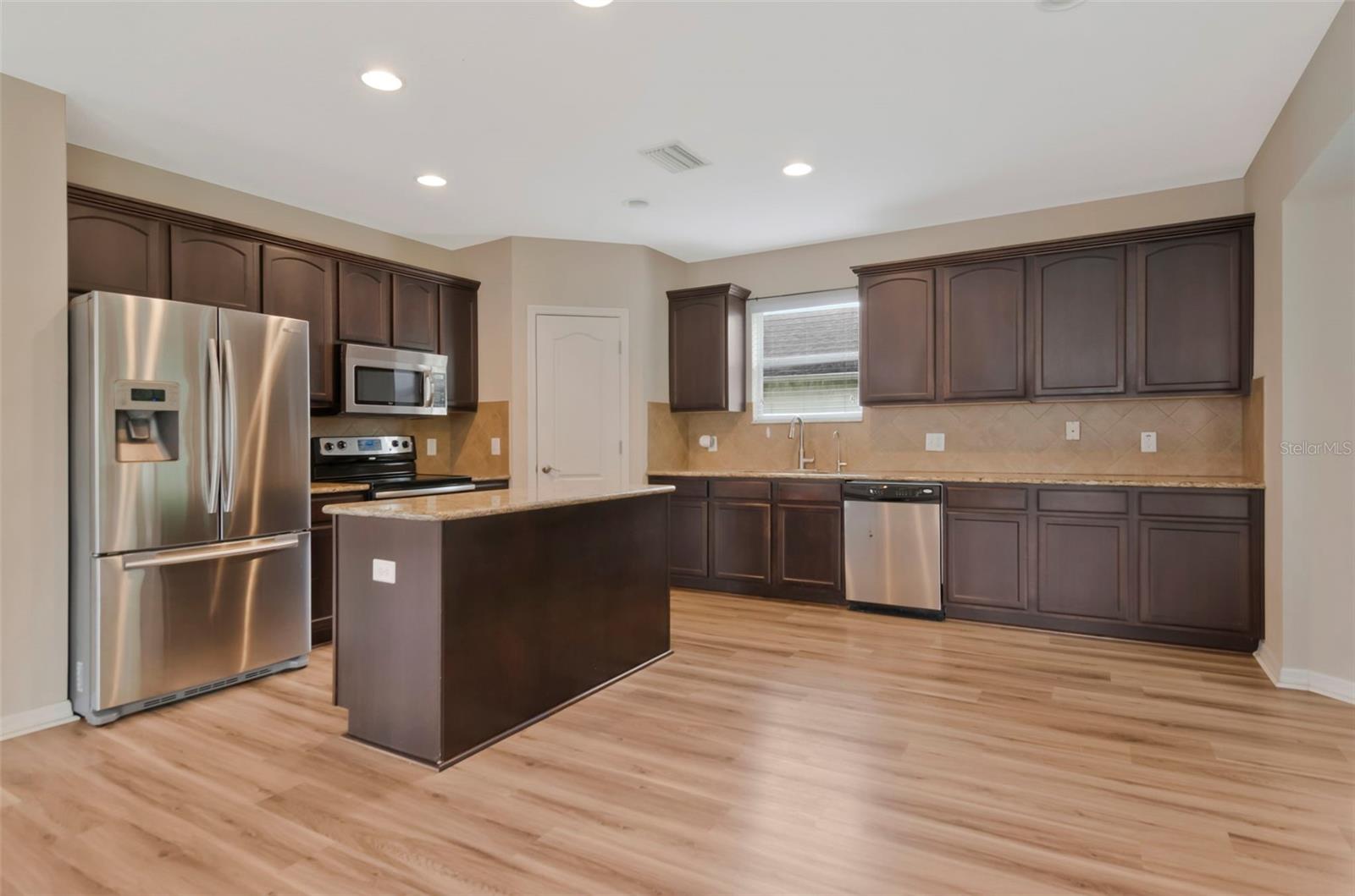 4250 WARWICK HILLS DR — photo 15