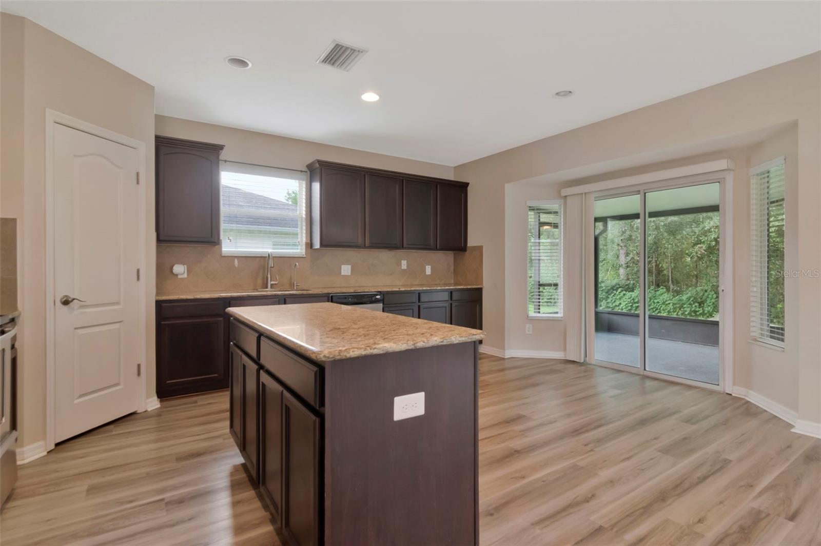 4250 WARWICK HILLS DR — photo 17