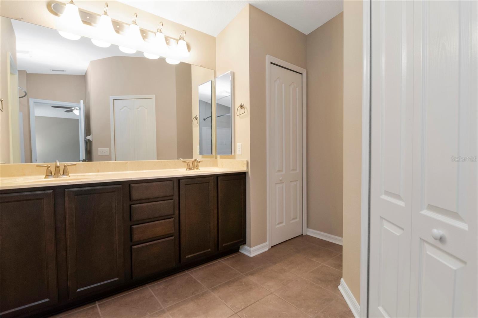 4250 WARWICK HILLS DR — photo 24