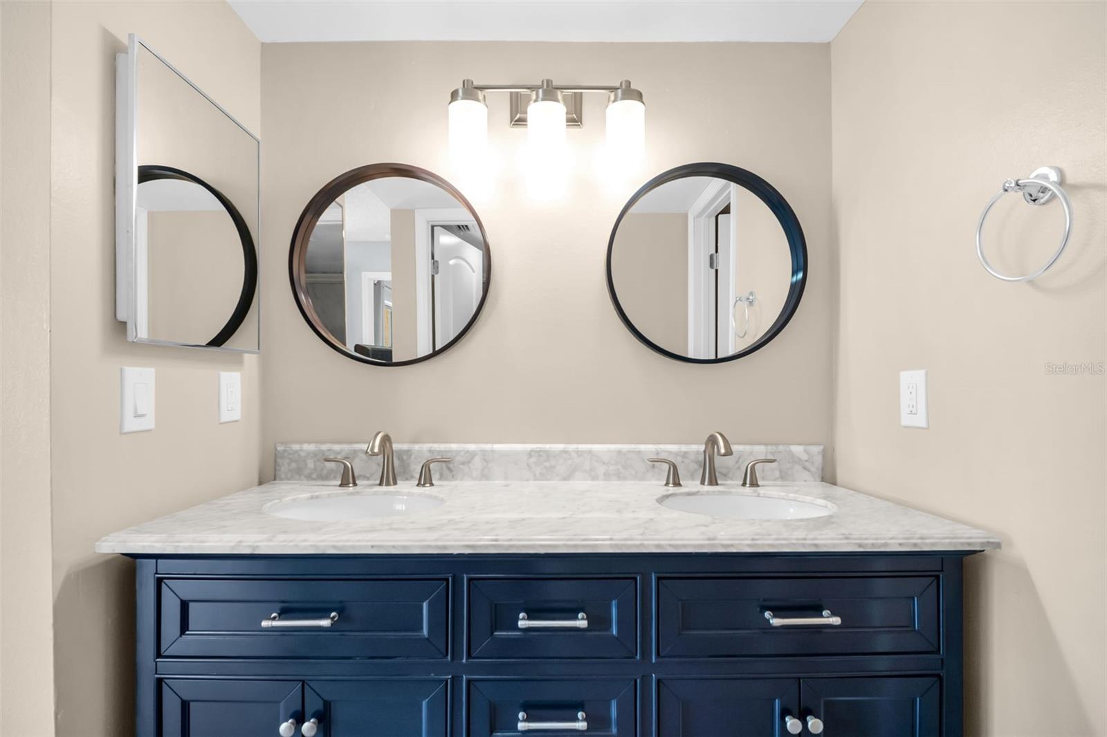 2400 WINDING CREEK BLVD #18-105 — photo 25