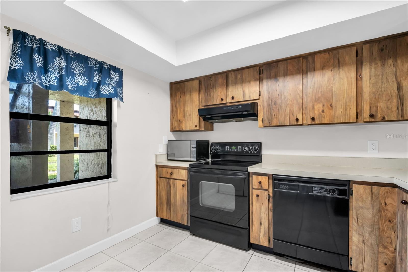 2400 WINDING CREEK BLVD #18-105 — photo 3
