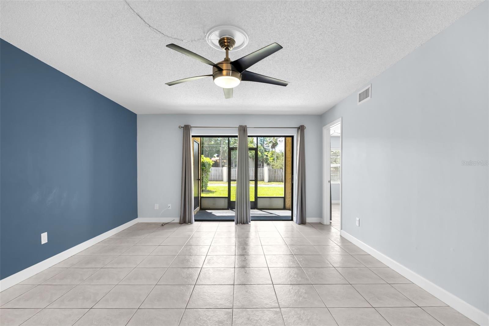 2400 WINDING CREEK BLVD #18-105 — photo 17