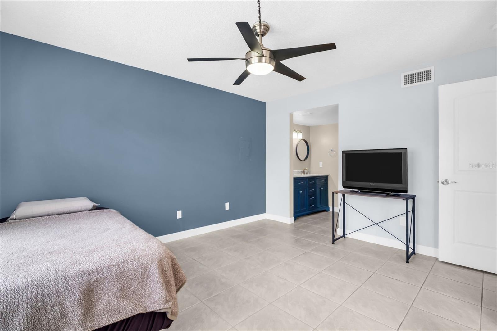 2400 WINDING CREEK BLVD #18-105 — photo 21