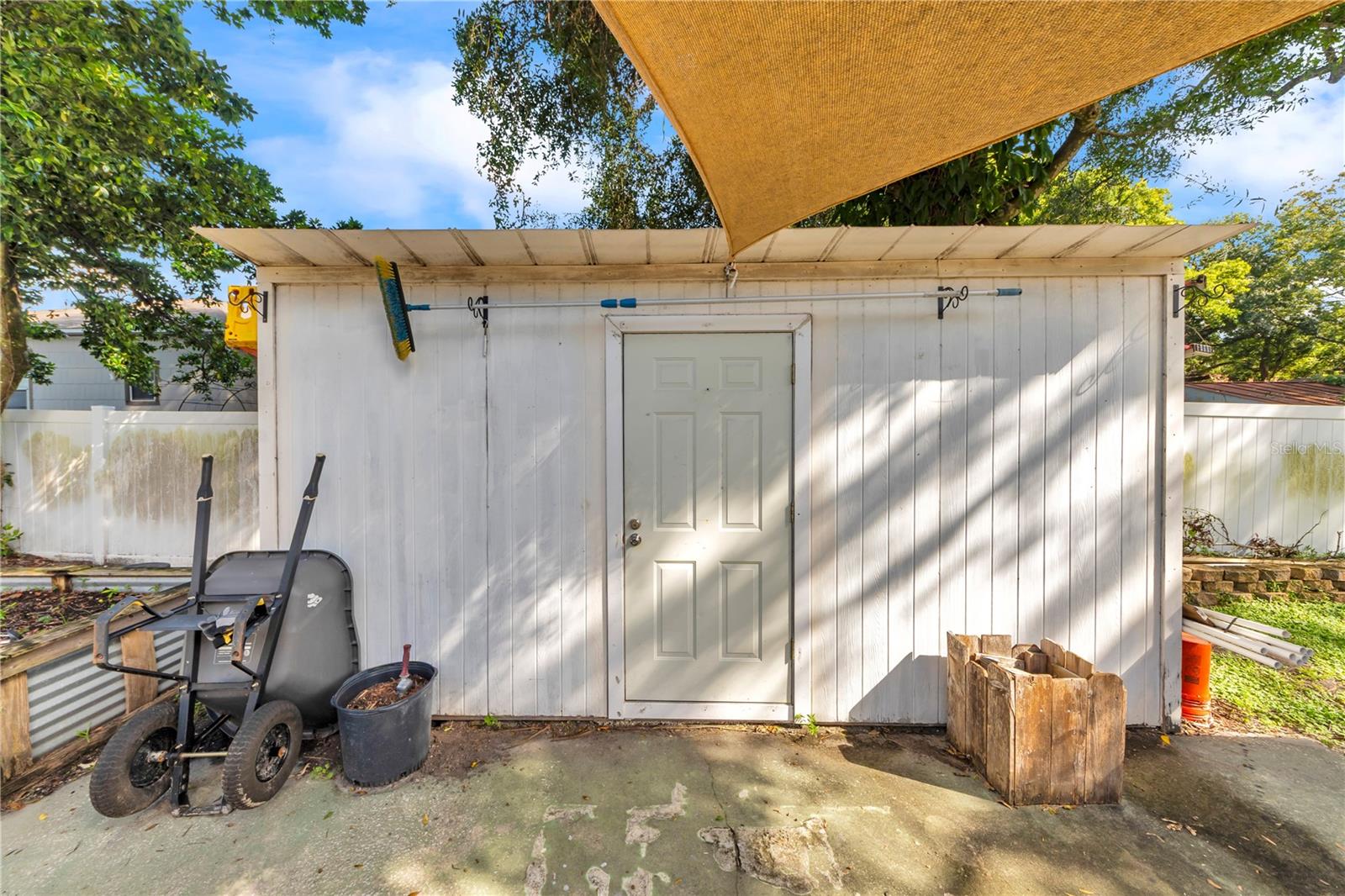 1104 E LAMBRIGHT ST — photo 28