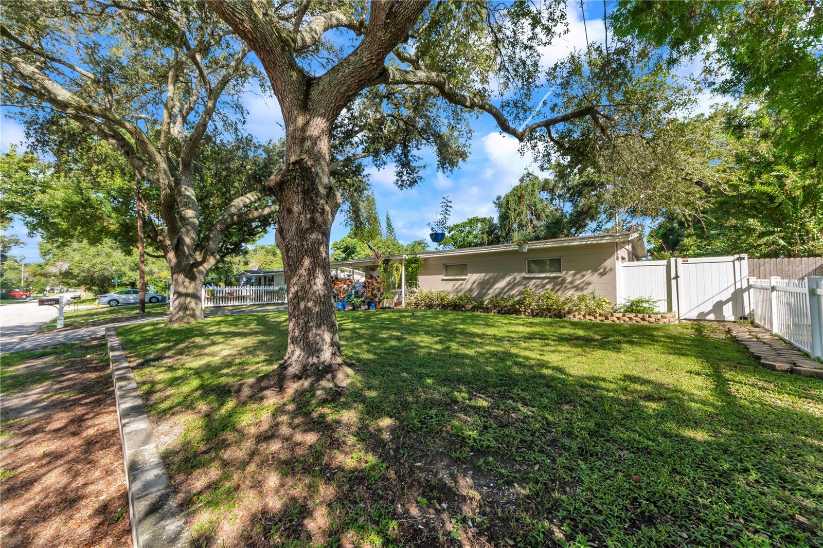 1104 E LAMBRIGHT ST — photo 34