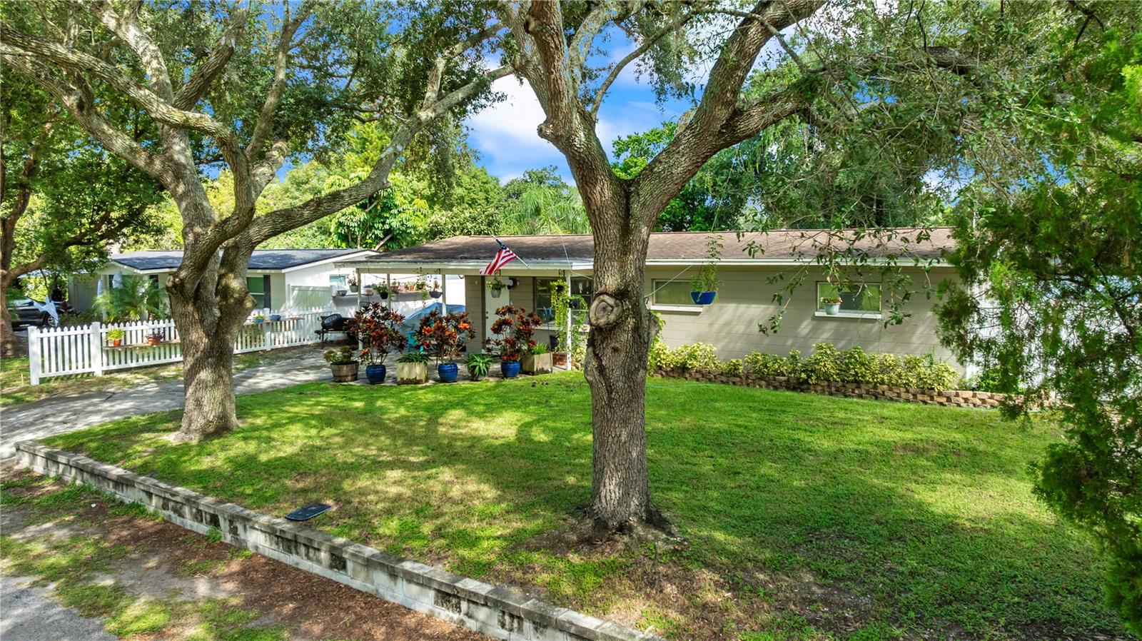 1104 E LAMBRIGHT ST — photo 3