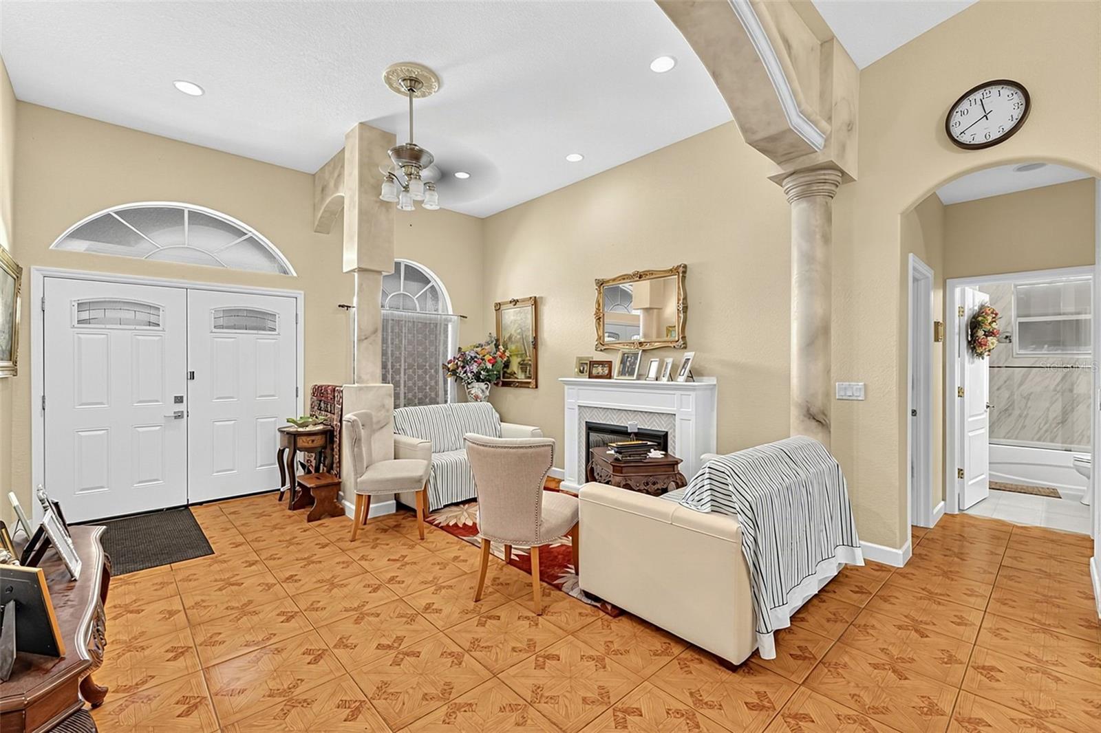 102 BAYAMO DR — photo 10