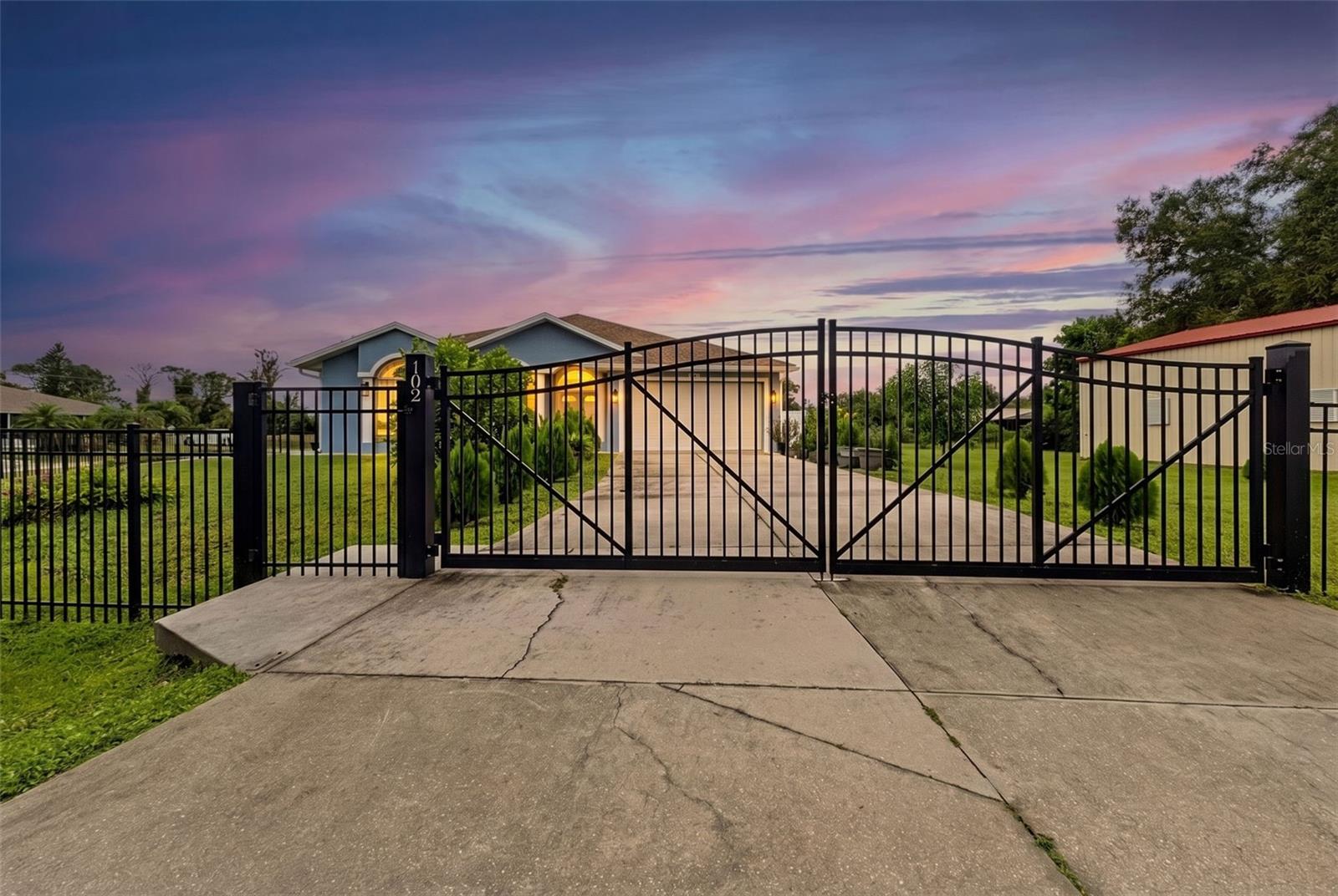 102 BAYAMO DR — photo 39