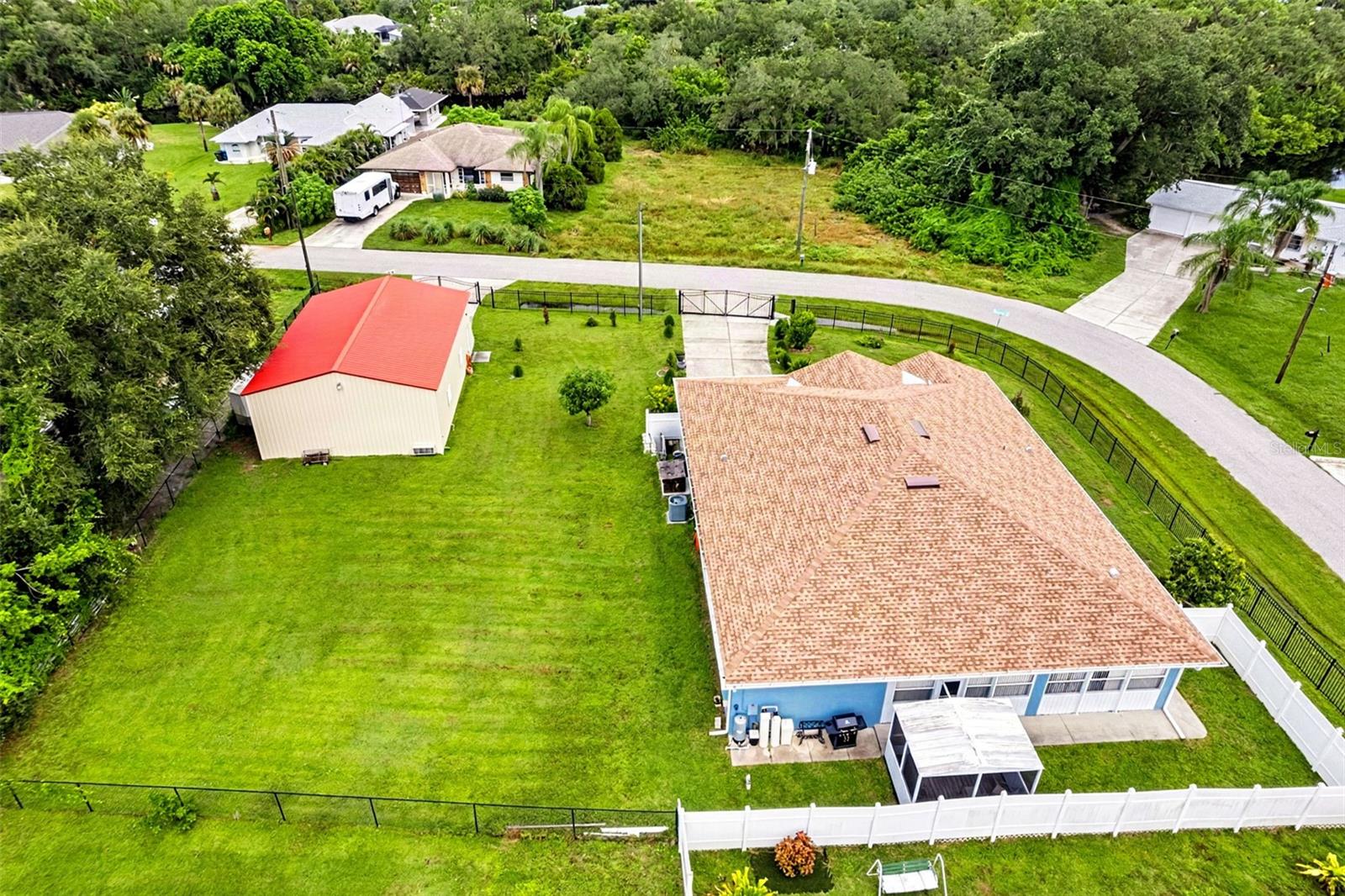 102 BAYAMO DR — photo 3