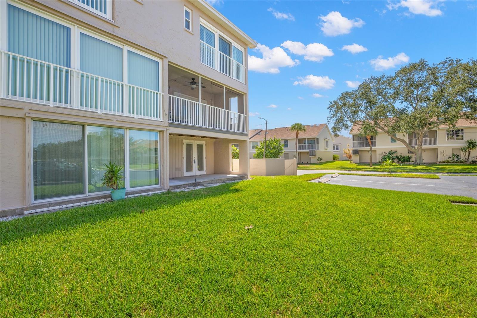 255 CAPRI CIR N #30 — photo 41