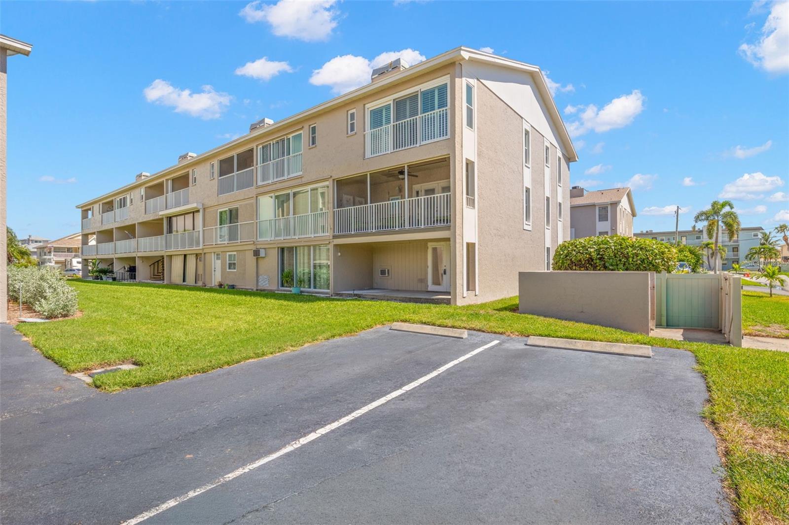 255 CAPRI CIR N #30 — photo 42