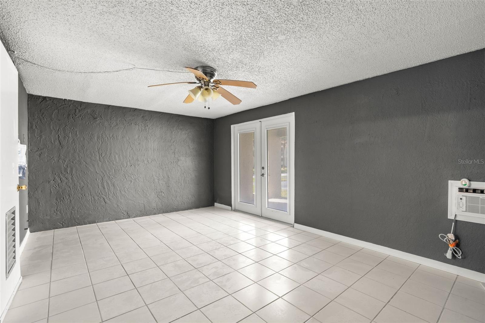 255 CAPRI CIR N #30 — photo 28
