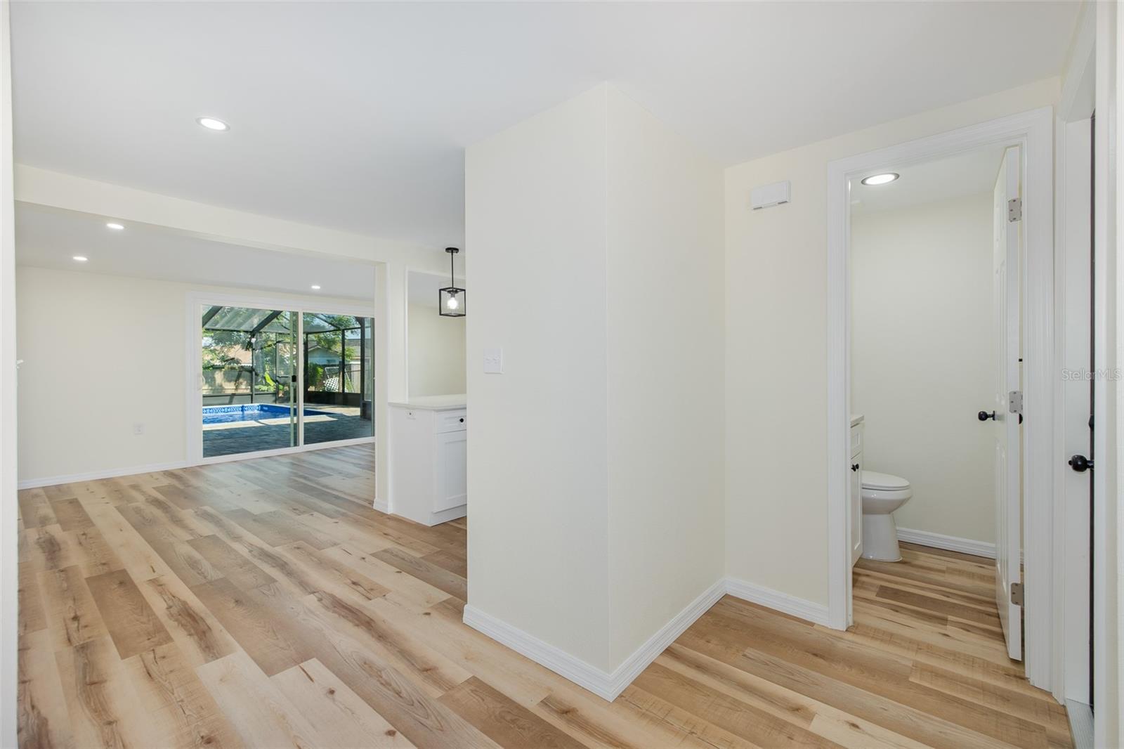 11611 NEWELL DR — photo 24