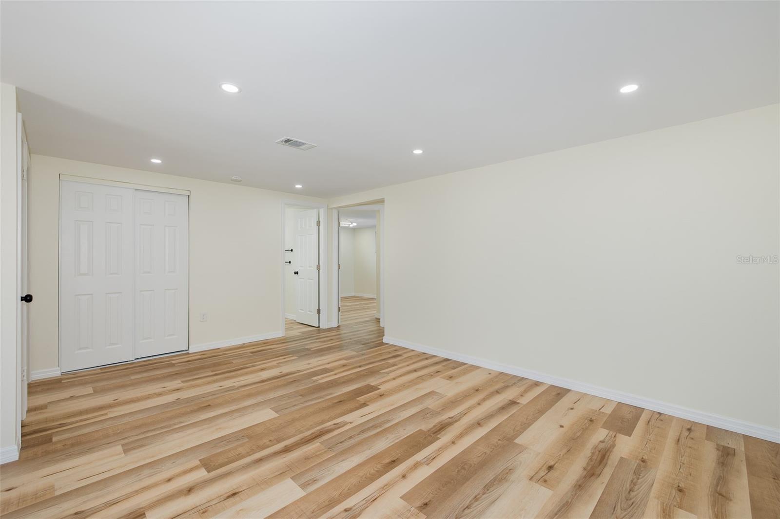 11611 NEWELL DR — photo 18