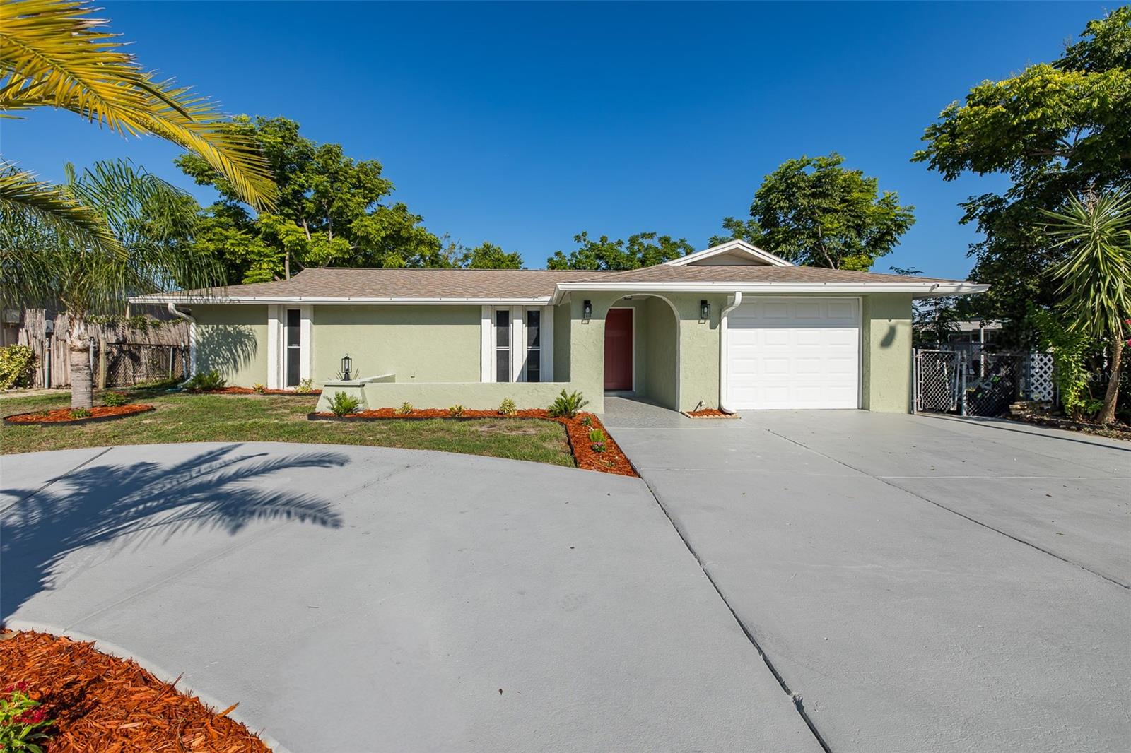 11611 NEWELL DR — photo 2