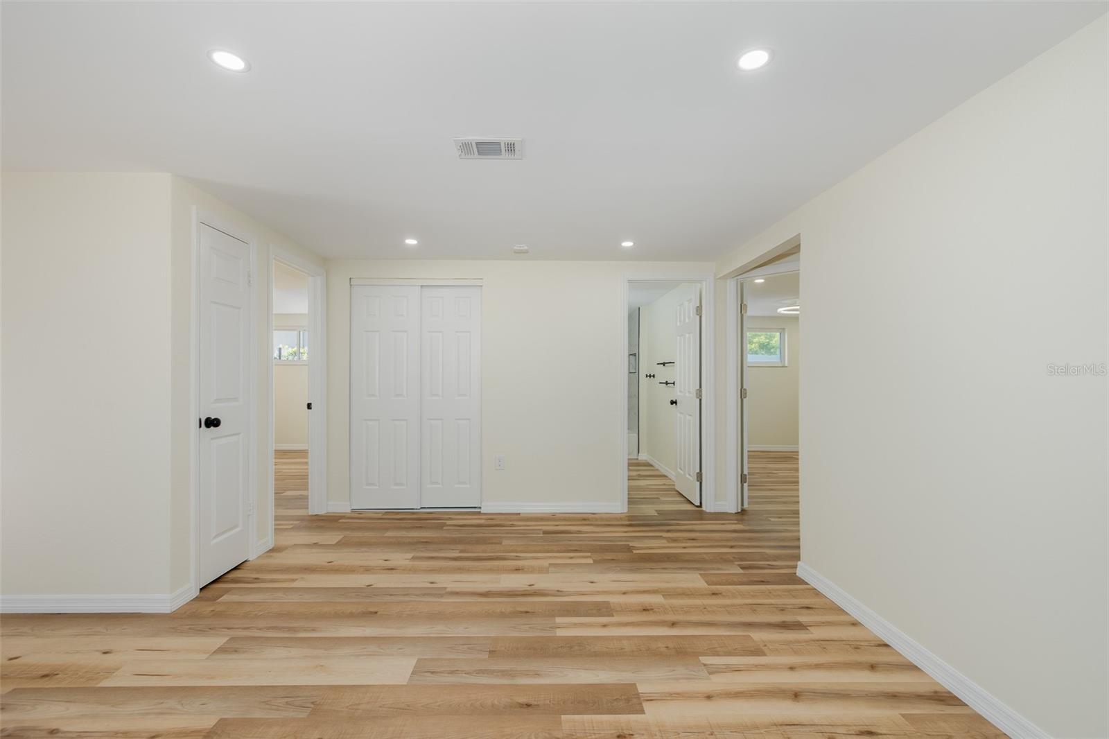 11611 NEWELL DR — photo 21