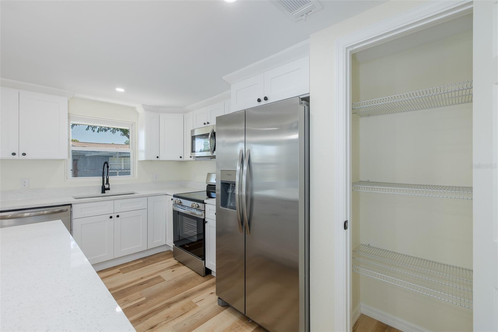 11611 NEWELL DR — photo 26
