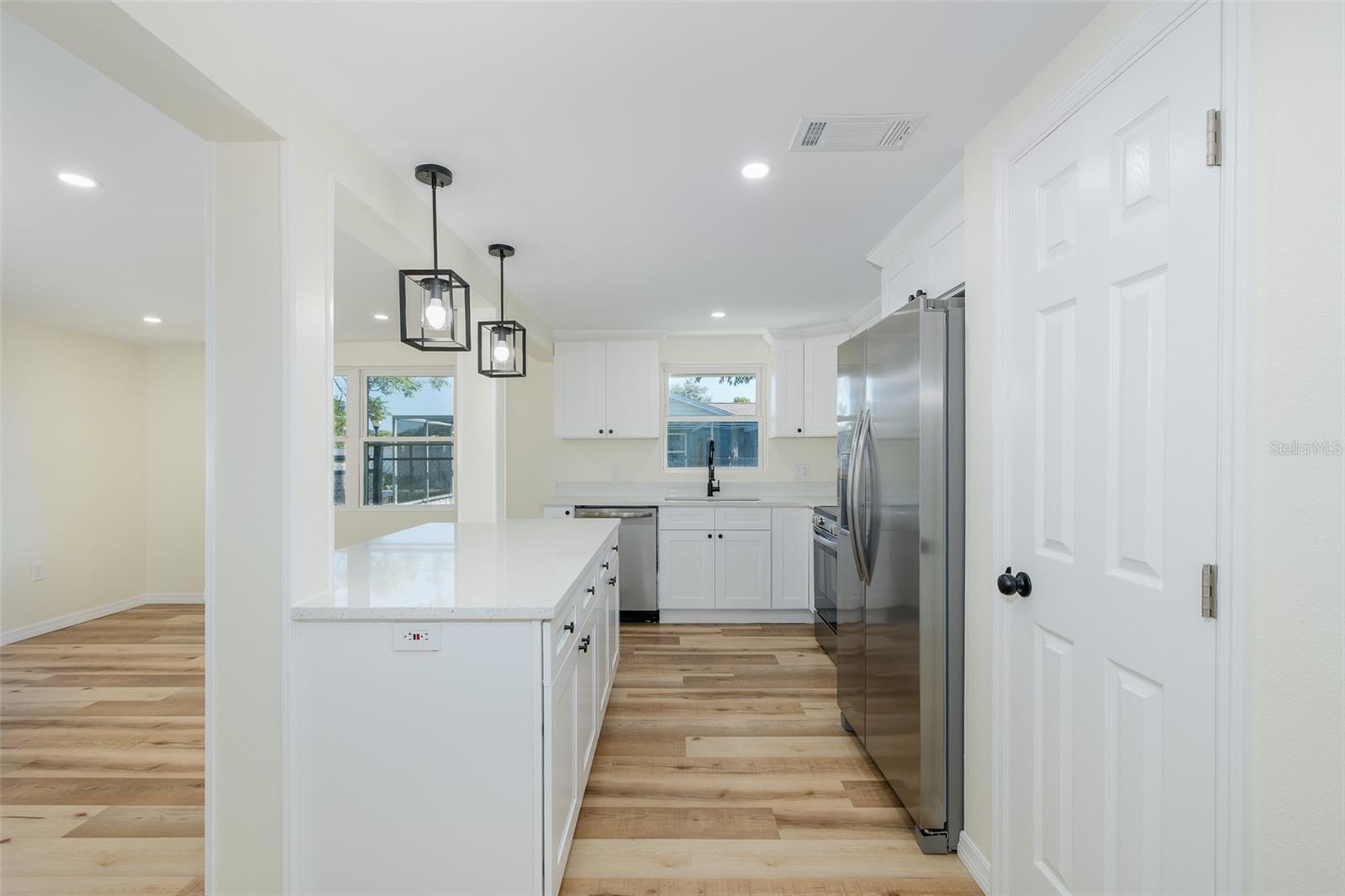 11611 NEWELL DR — photo 27
