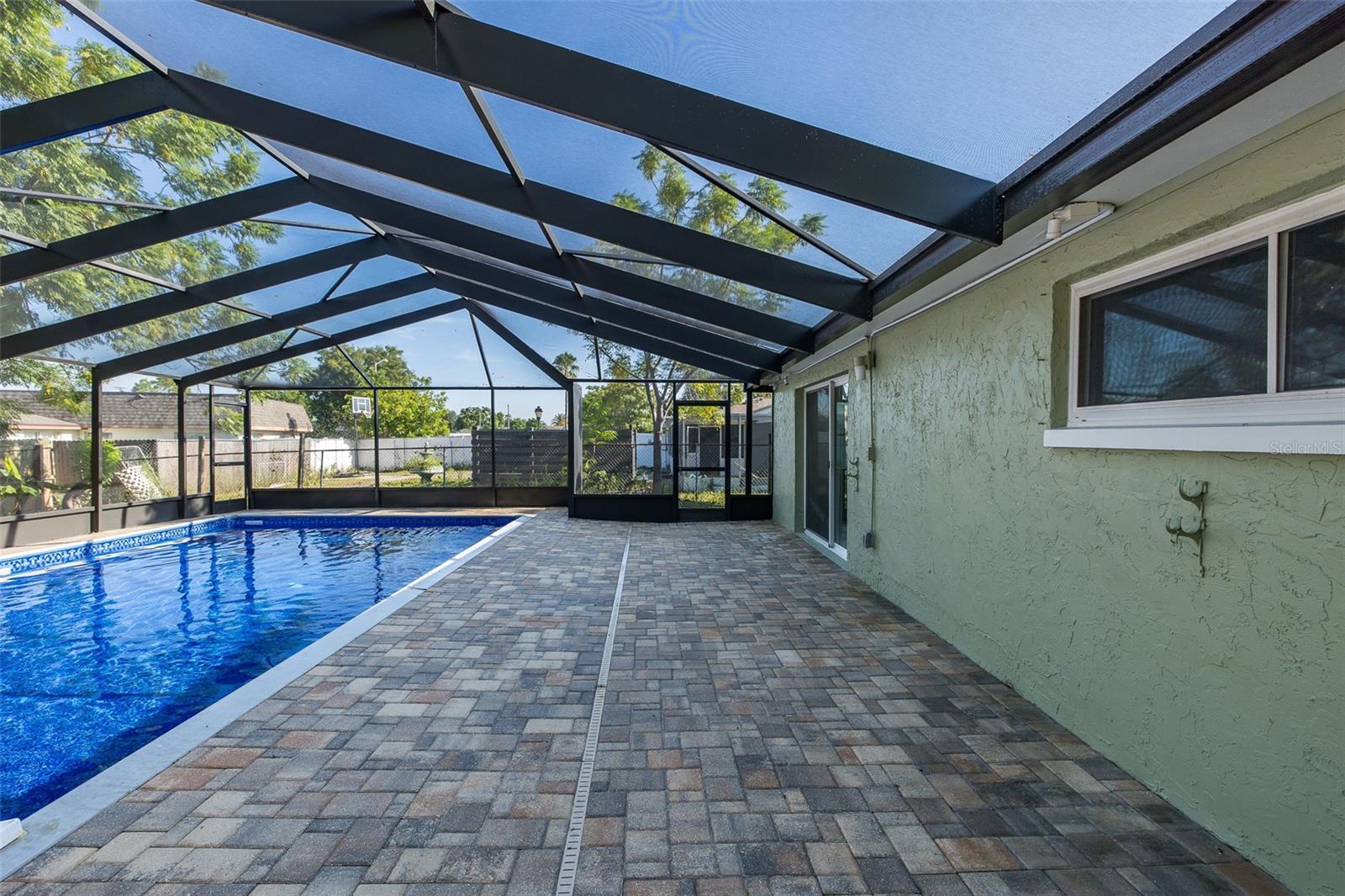 11611 NEWELL DR — photo 15