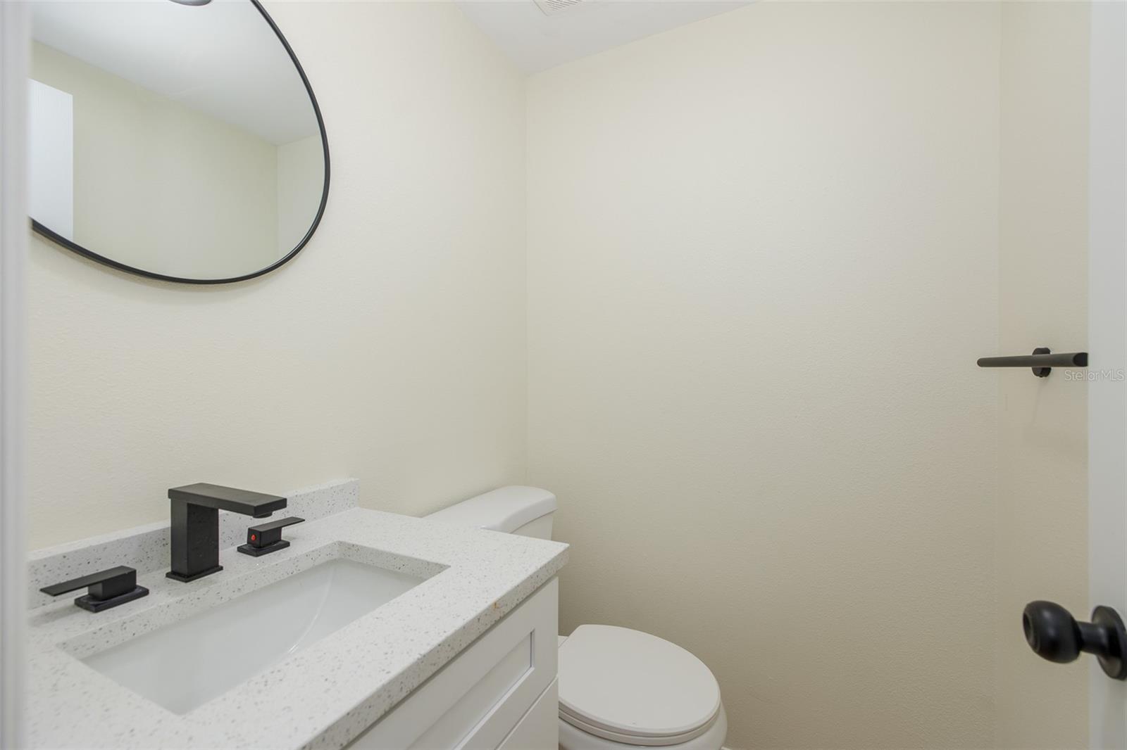 11611 NEWELL DR — photo 25