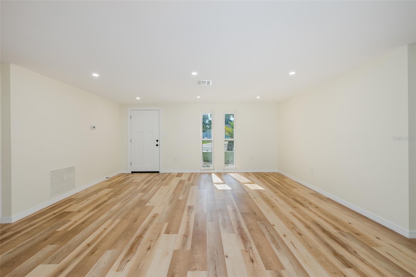 11611 NEWELL DR — photo 22