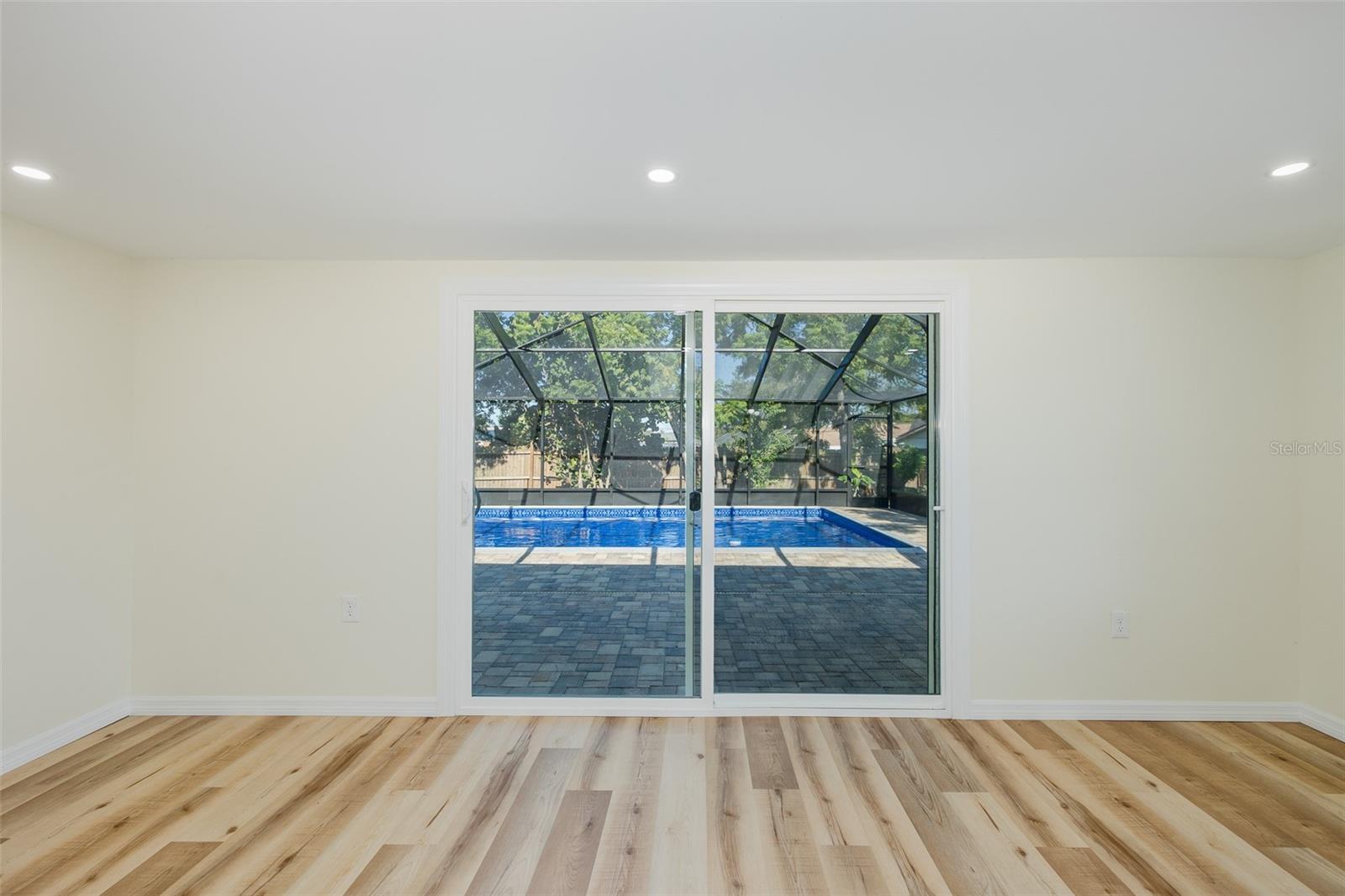 11611 NEWELL DR — photo 34
