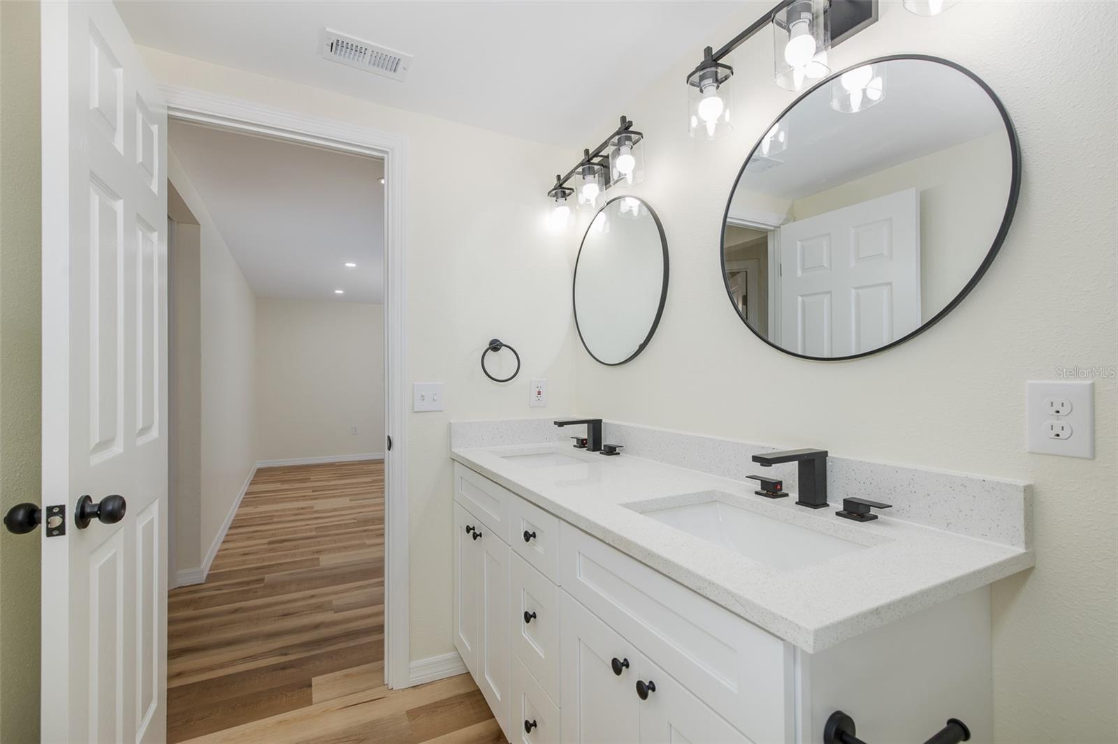11611 NEWELL DR — photo 58