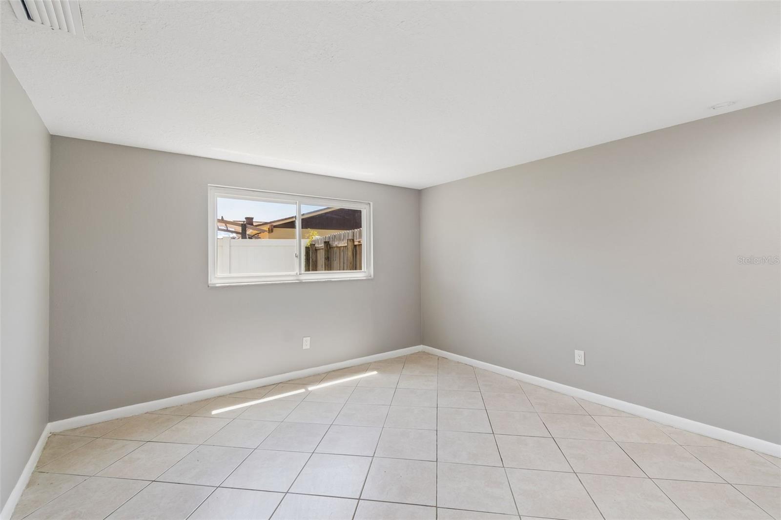 7111 GATEWAY CT — photo 37