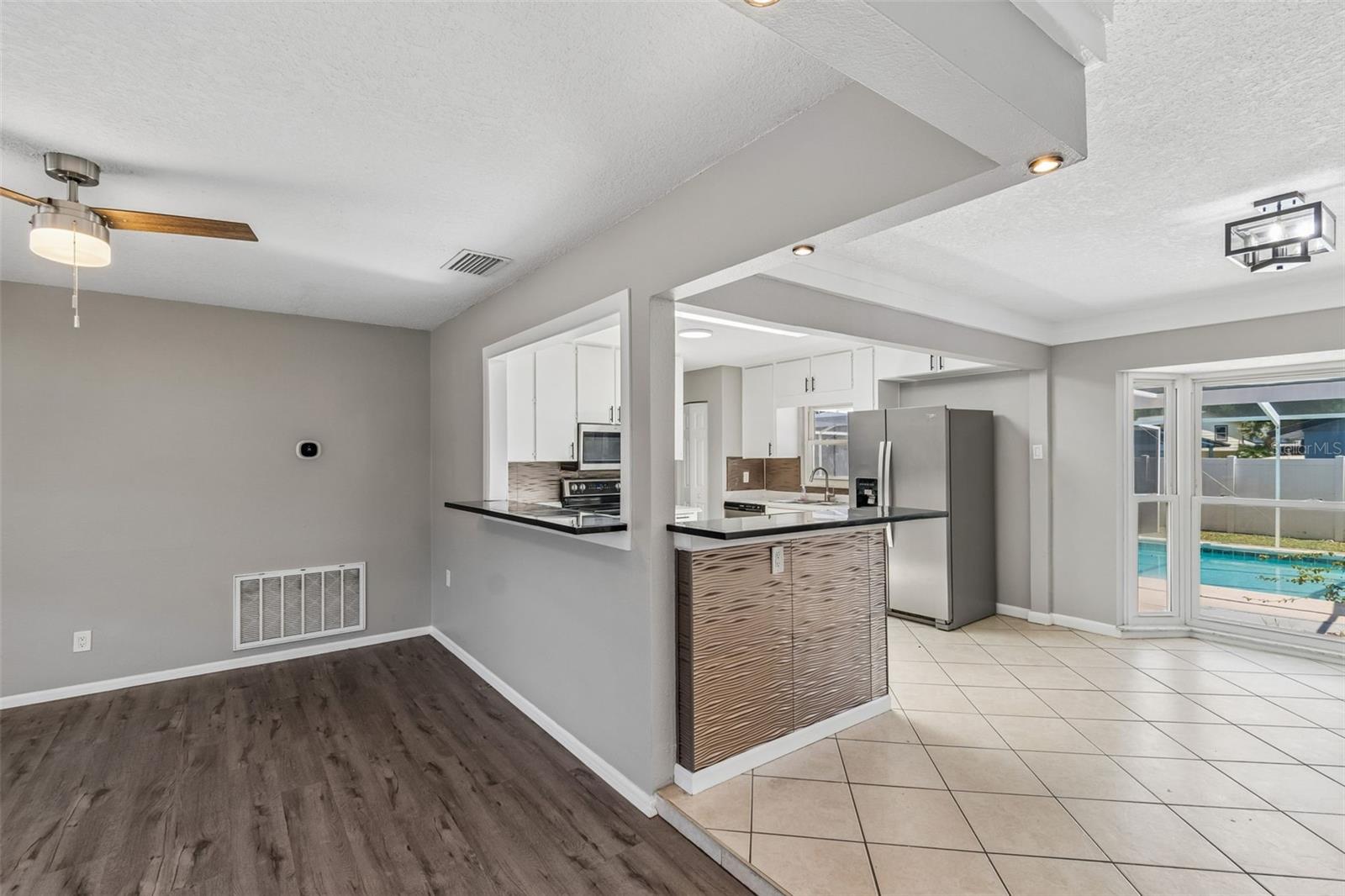 7111 GATEWAY CT — photo 14