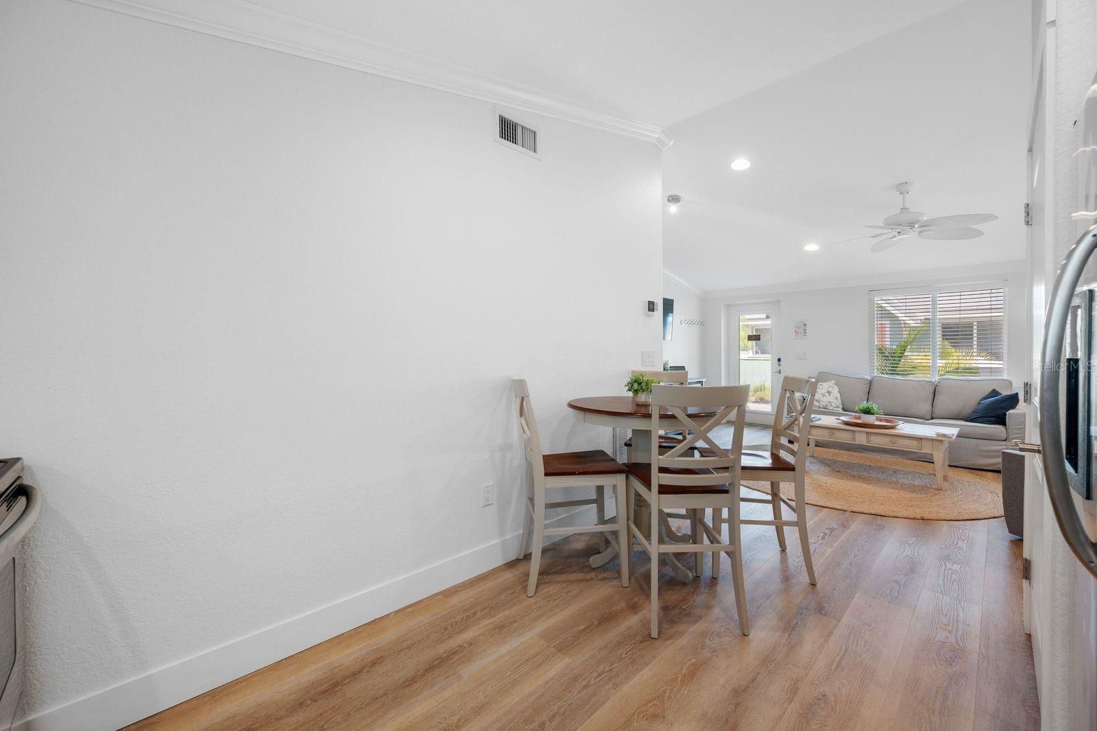 3007 AVENUE E #B — photo 15