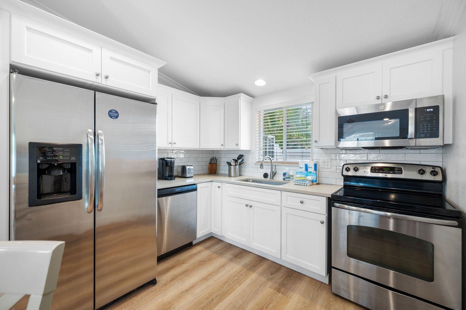 3007 AVENUE E #B — photo 10